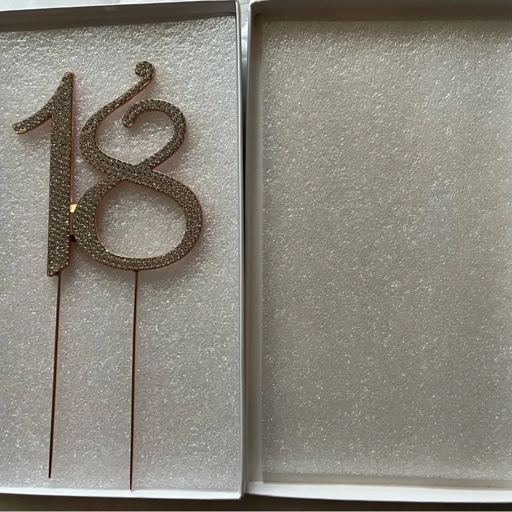 New gold 18 Birthday cake topper with box